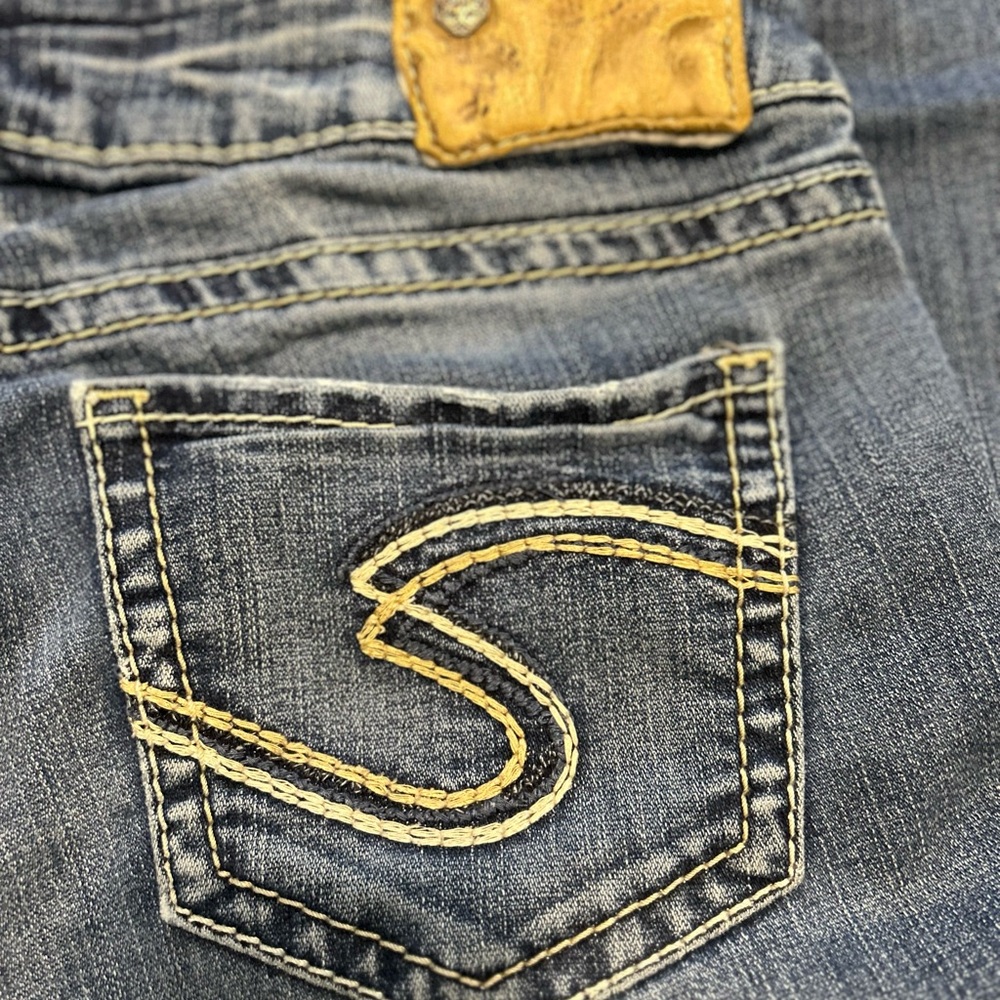 Silver SUKI Classic Blue Women's Jeans 28Wx35L - Picture 7 of 9